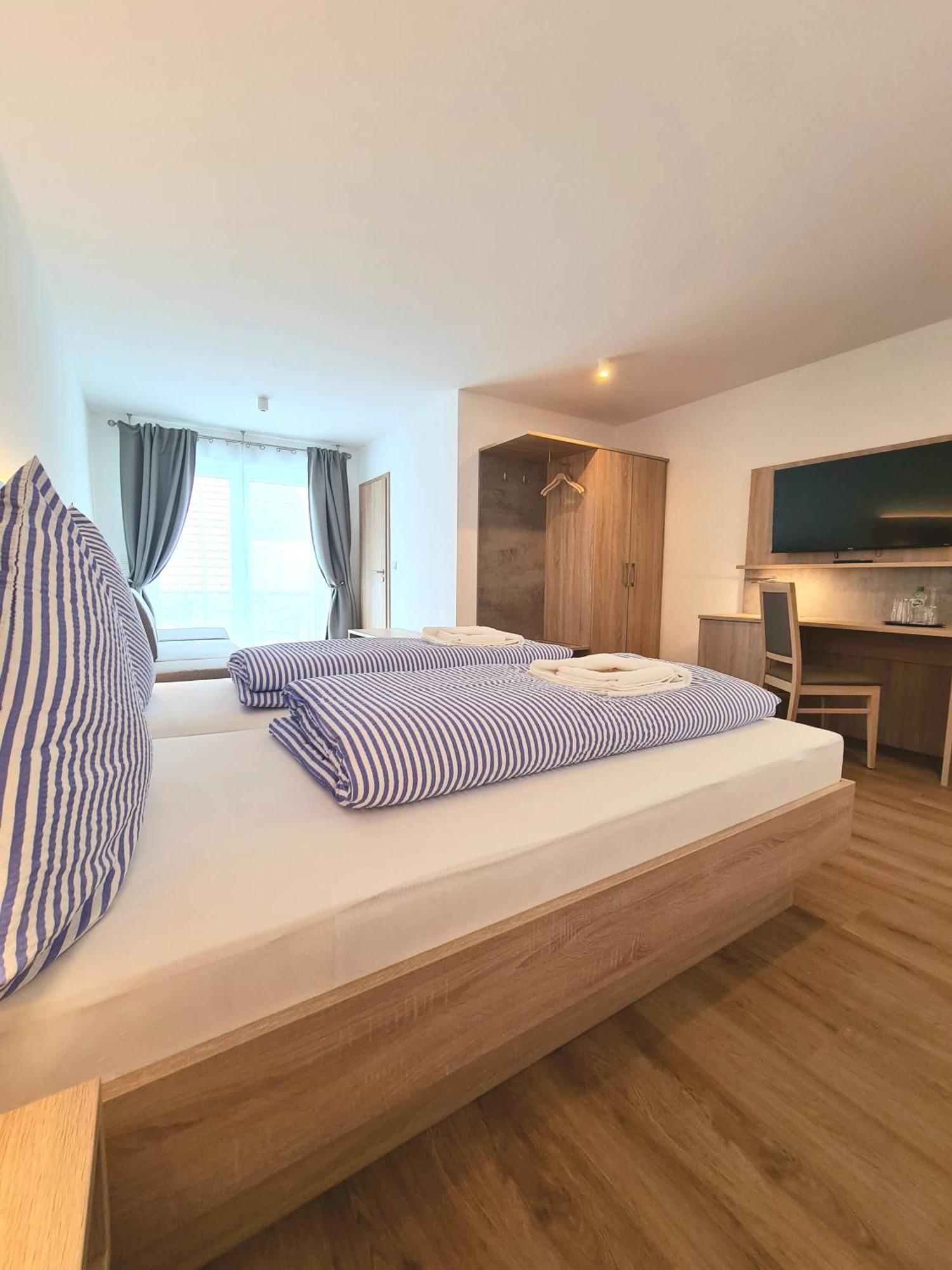 Hotel Pension Nordzeit Норддайх Экстерьер фото
