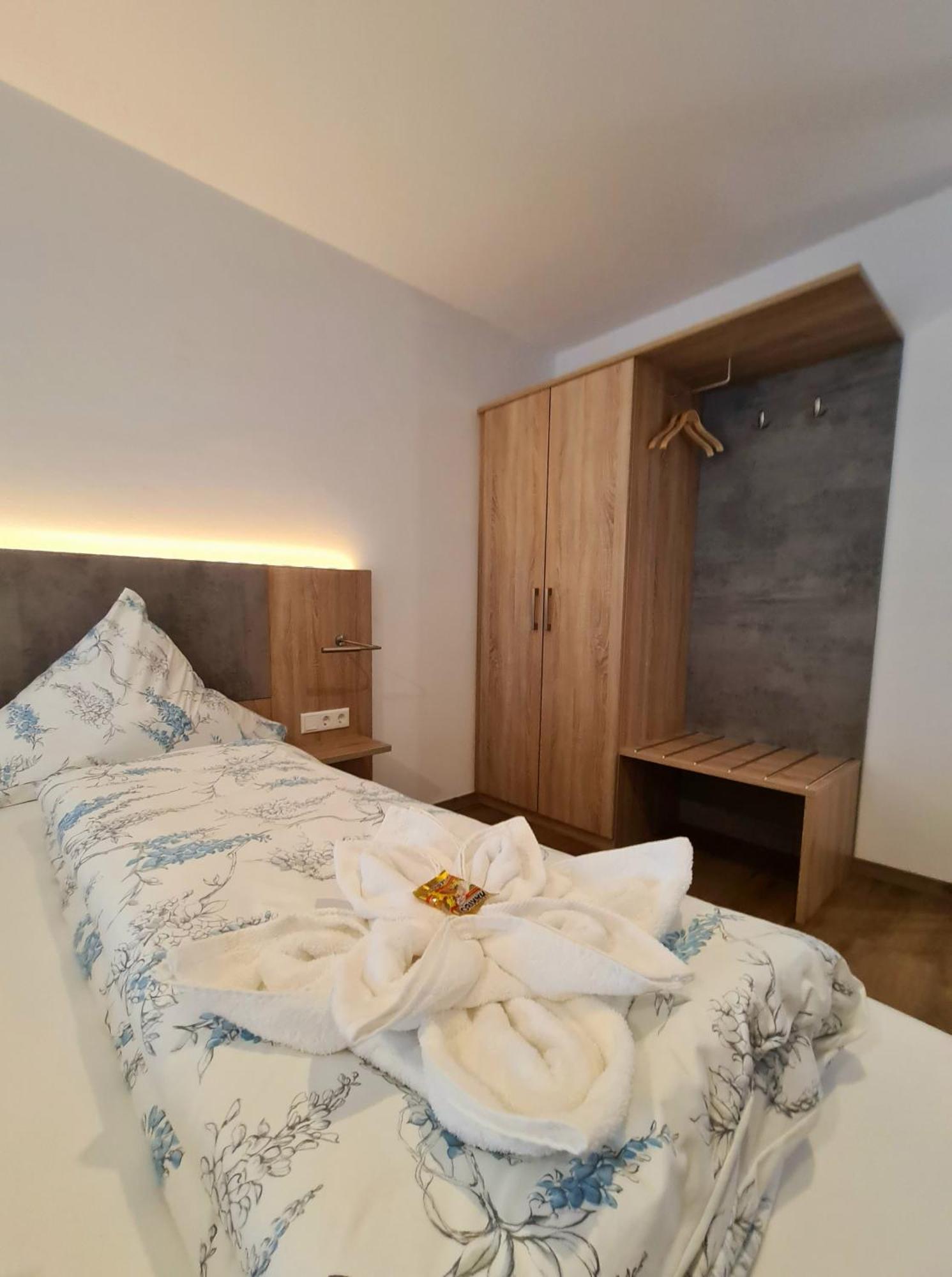 Hotel Pension Nordzeit Норддайх Экстерьер фото